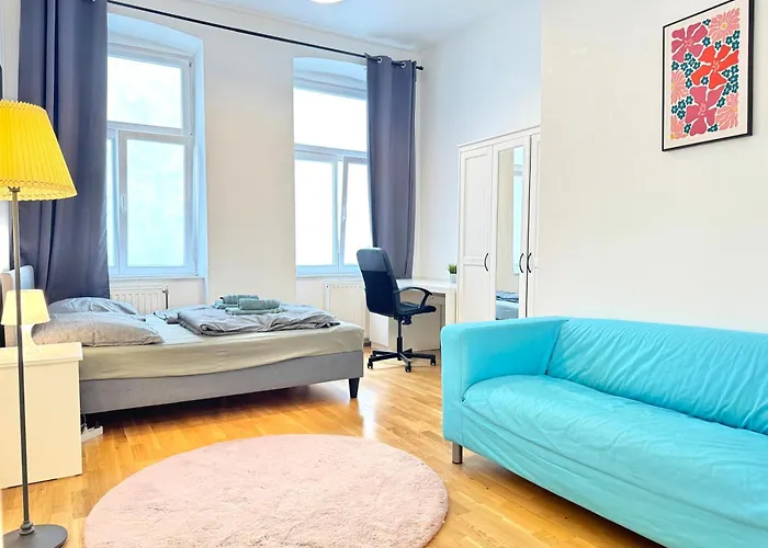 Charming Fully Furnished In Bécs