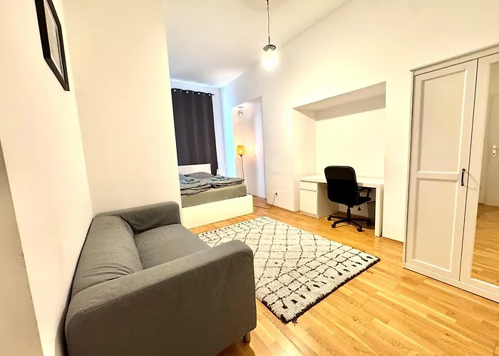 Charming Fully Furnished In * Bécs
