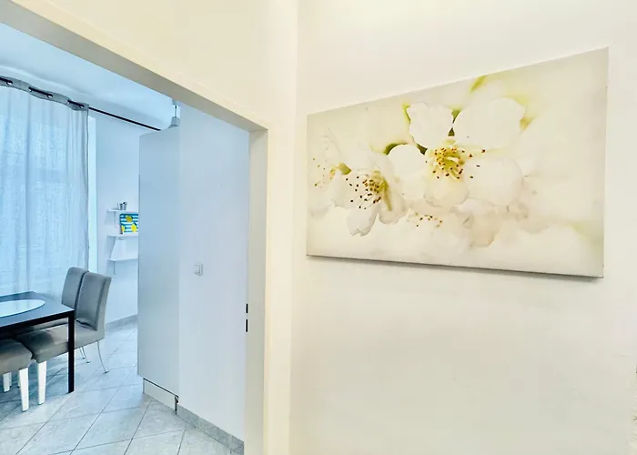 Charming Fully Furnished In * Bécs